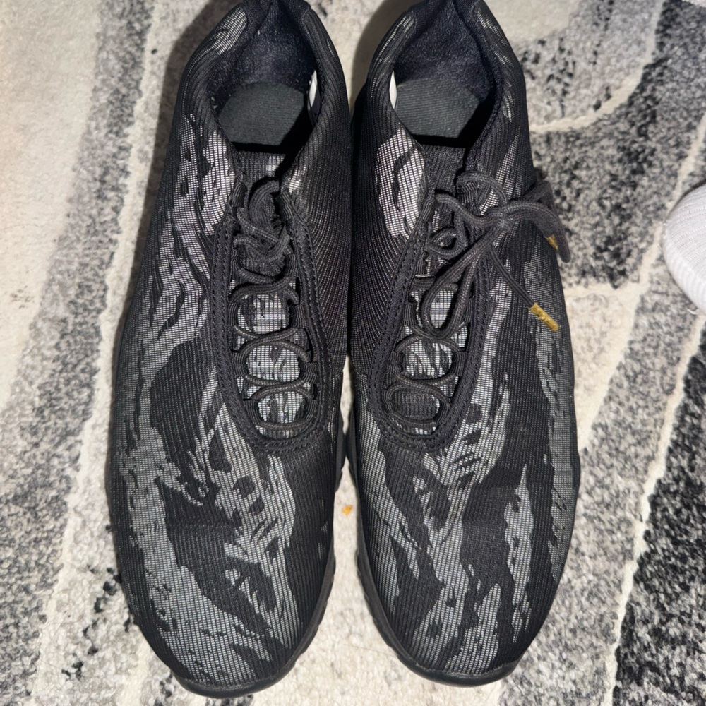 Jordan future black metallic gold tiger camo sneakers 9.5